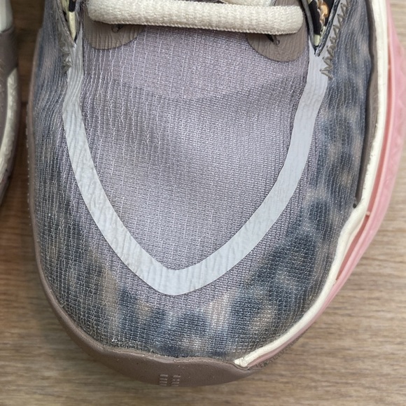 Nike | Kyrie Leopard Camo‎ | Sneakers - Picture 10 of 16